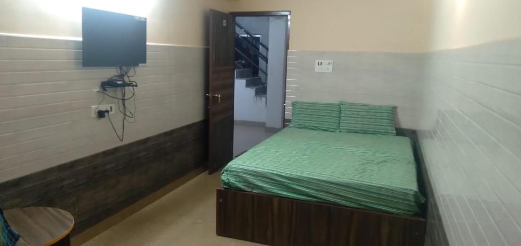 Ns Vijay Shesha Mahal Hotel Tiruvannámalaj Kültér fotó